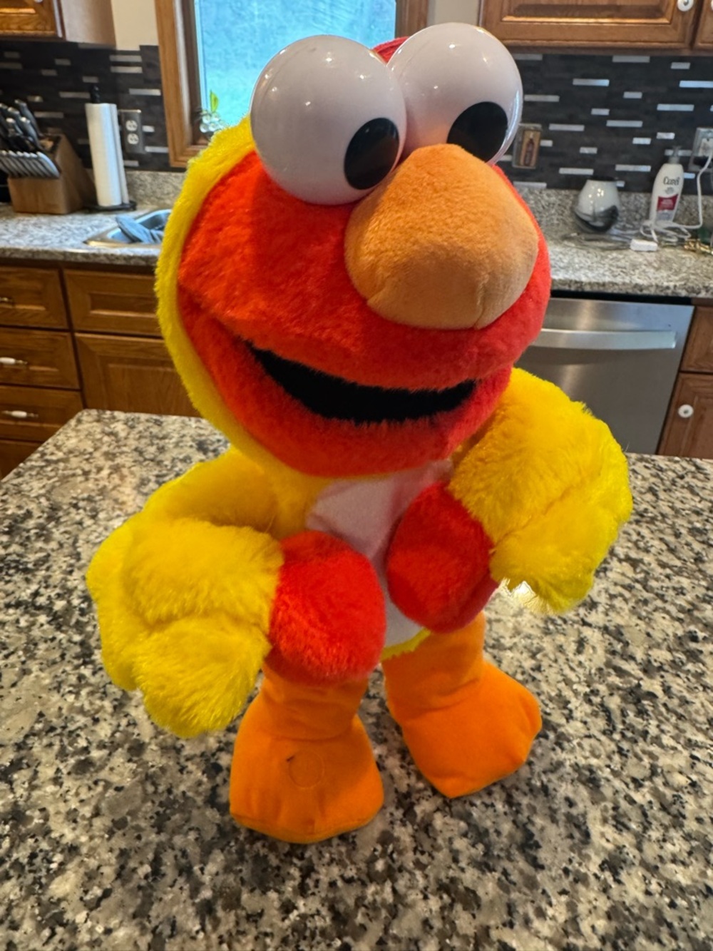 Sesame Street Elmo chicken dance Red & Yellow Plush Character Toy - Picture 2 of 2